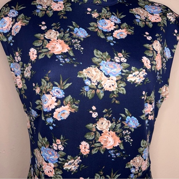 Medium Forever 21 Blue Floral Dress Cap Sleeve Stretch Mock Neck Retro Style - Picture 8 of 13